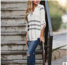 Women's T-shirt European style sexy V Neck T-shirt Women's Tops 2017 Autumn New Fashion Plus Size Plaid Print Top T-Shirt Women-Women